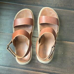 Born Brown Leather Sandals, size 9
